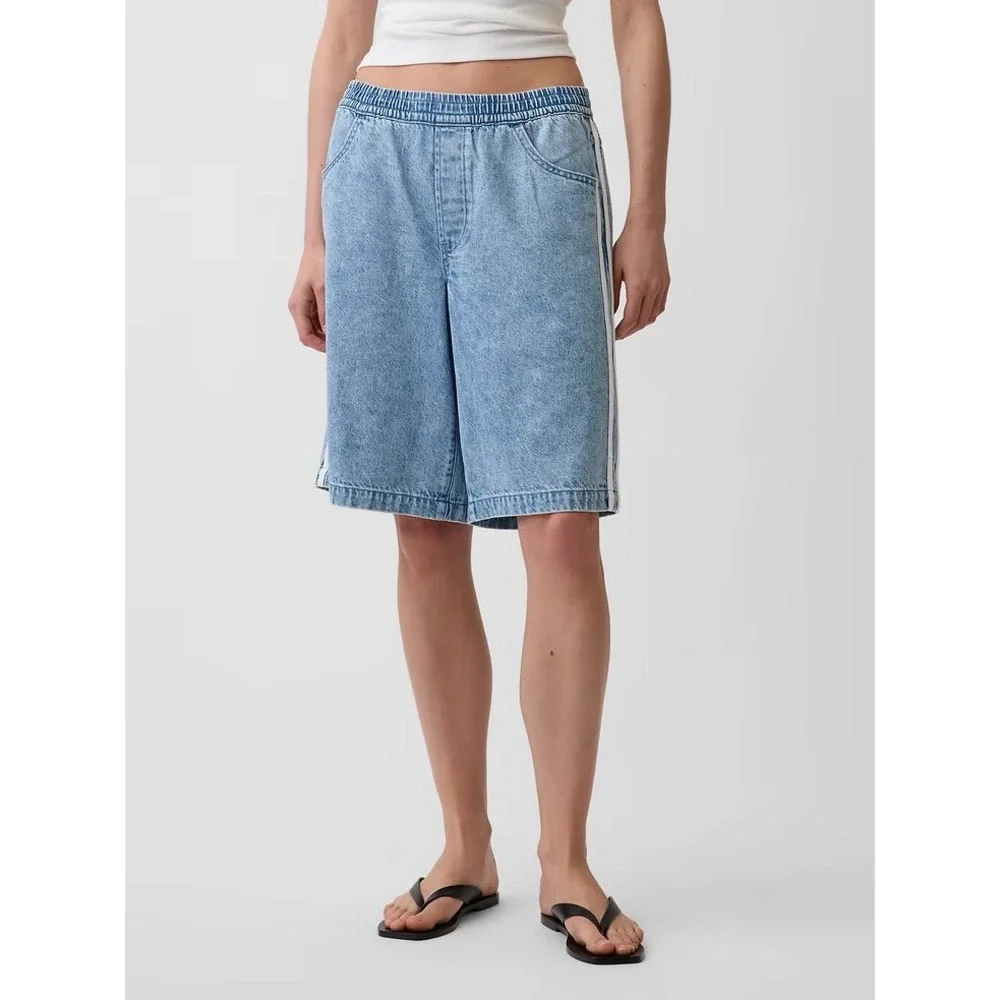 Gap Easy Denim Long Shorts Light Indigo Side Stripe 896140-00 Womens Large NWT